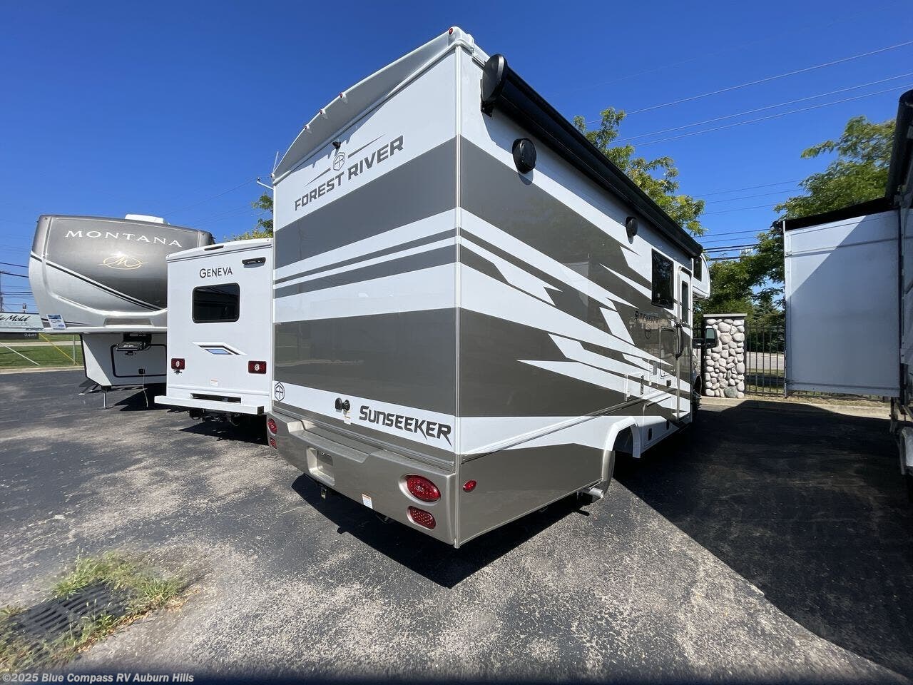 2026 Sunseeker MBS 2400BDS by Forest River from Blue Compass RV Auburn Hills in Auburn Hills, Michigan