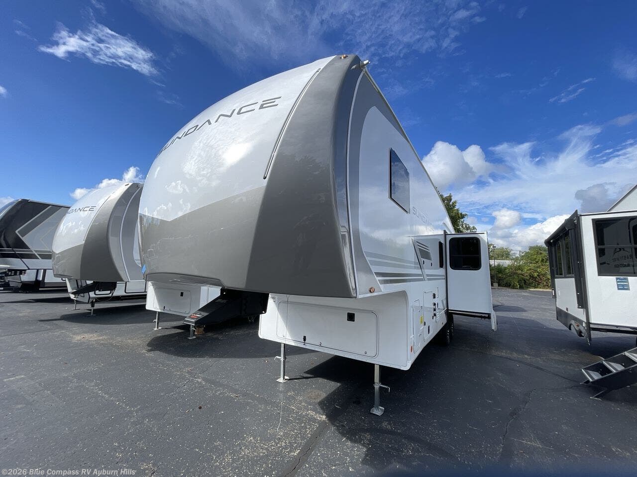 New 2026 Heartland Sundance XLT 28DB available in Auburn Hills, Michigan