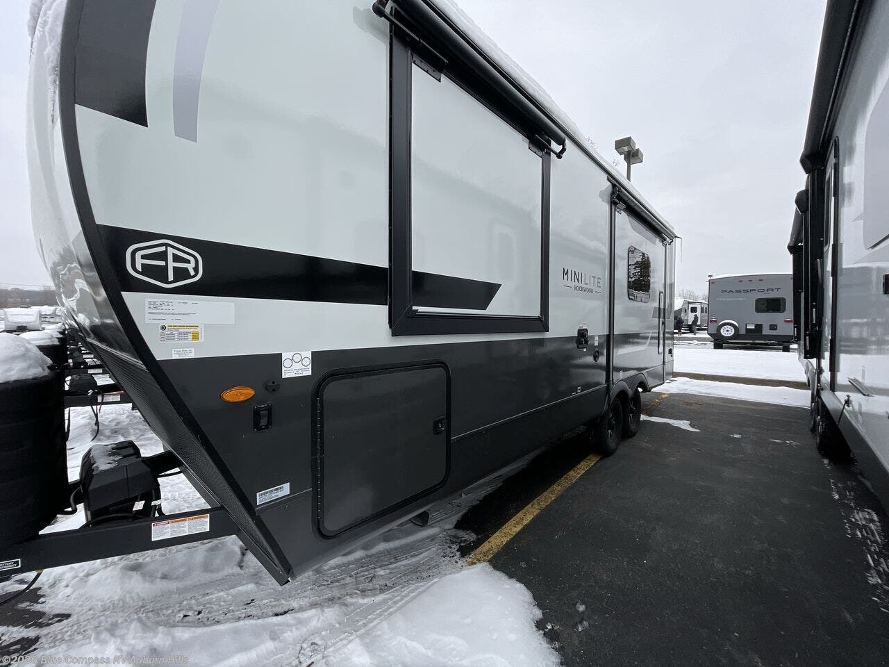 New 2026 Forest River Rockwood Mini Lite 2515S available in Auburn Hills, Michigan