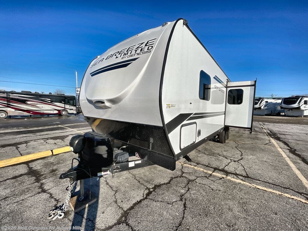 Used 2024 Genesis Supreme Seabreeze Sea Breeze Limited 27RLS available in Auburn Hills, Michigan
