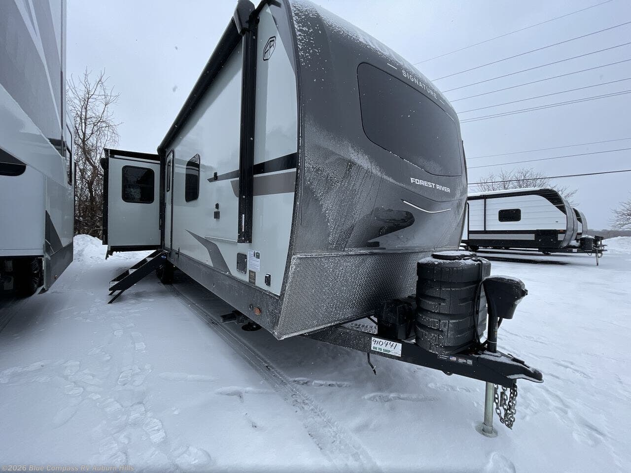 2026 Rockwood Signature 8337RL by Forest River from Blue Compass RV Auburn Hills in Auburn Hills, Michigan