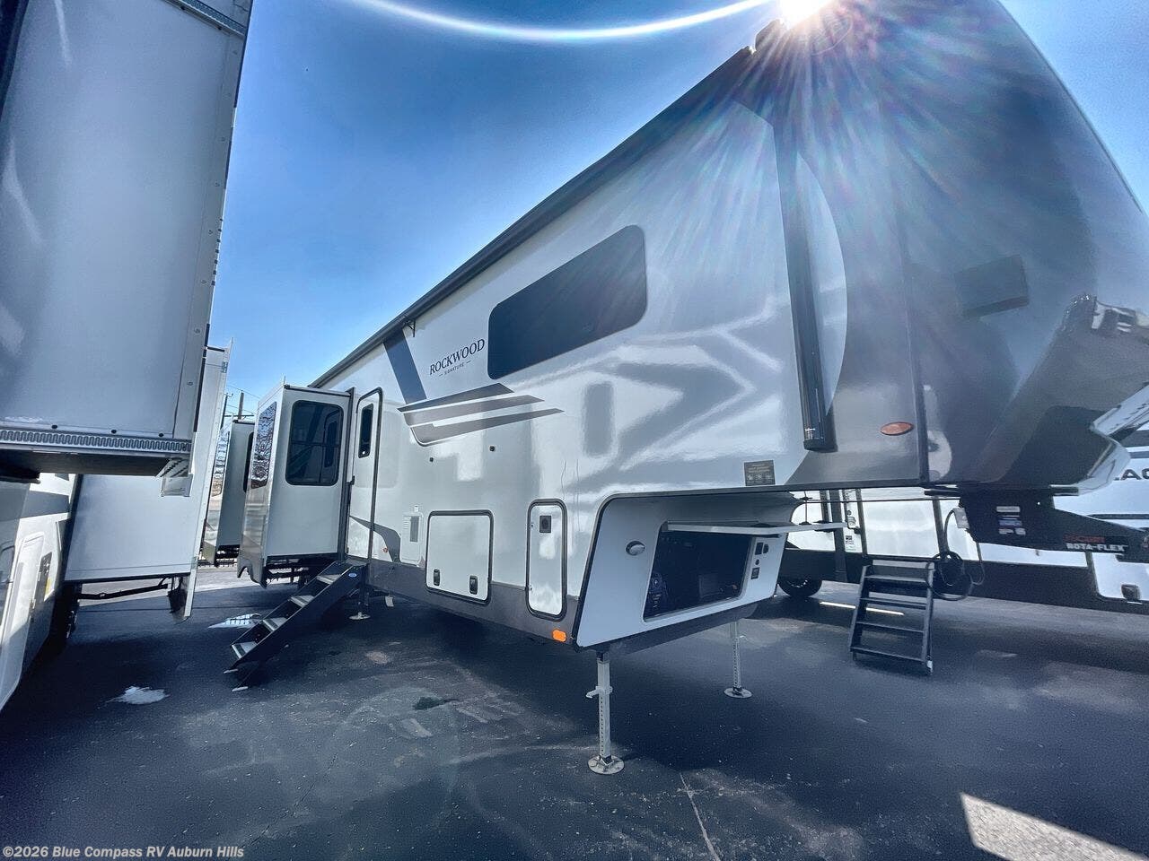 2026 Rockwood Signature 404SRK by Forest River from Blue Compass RV Auburn Hills in Auburn Hills, Michigan