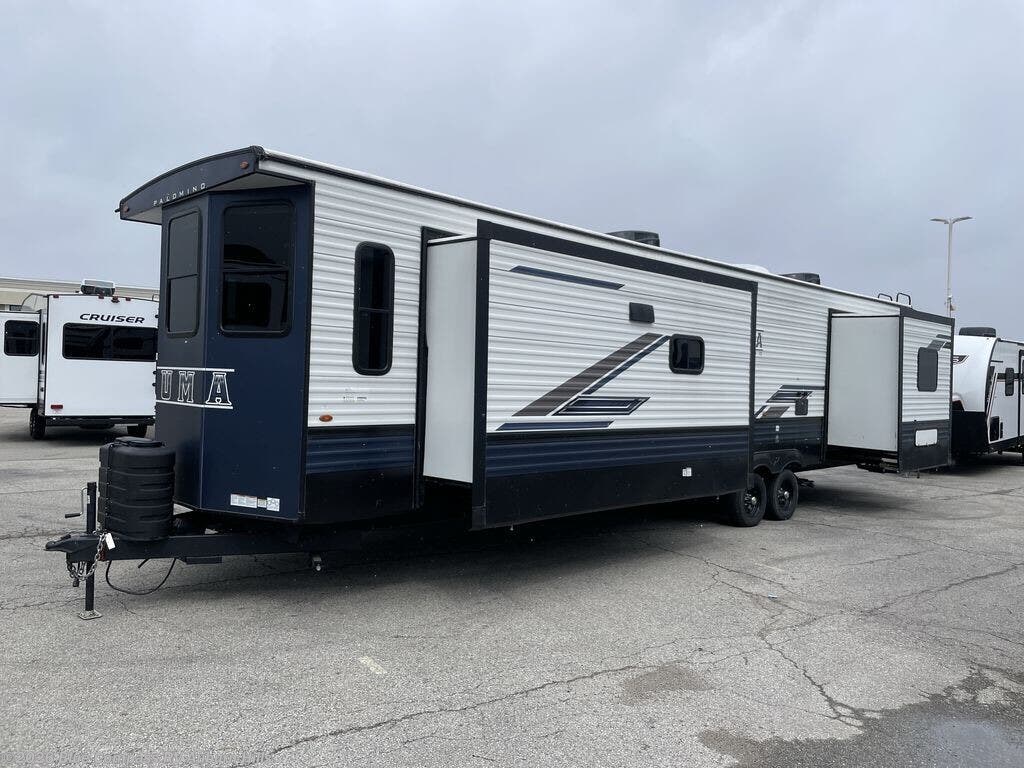 Used 2024 Palomino Puma 37PFL available in Auburn Hills, Michigan