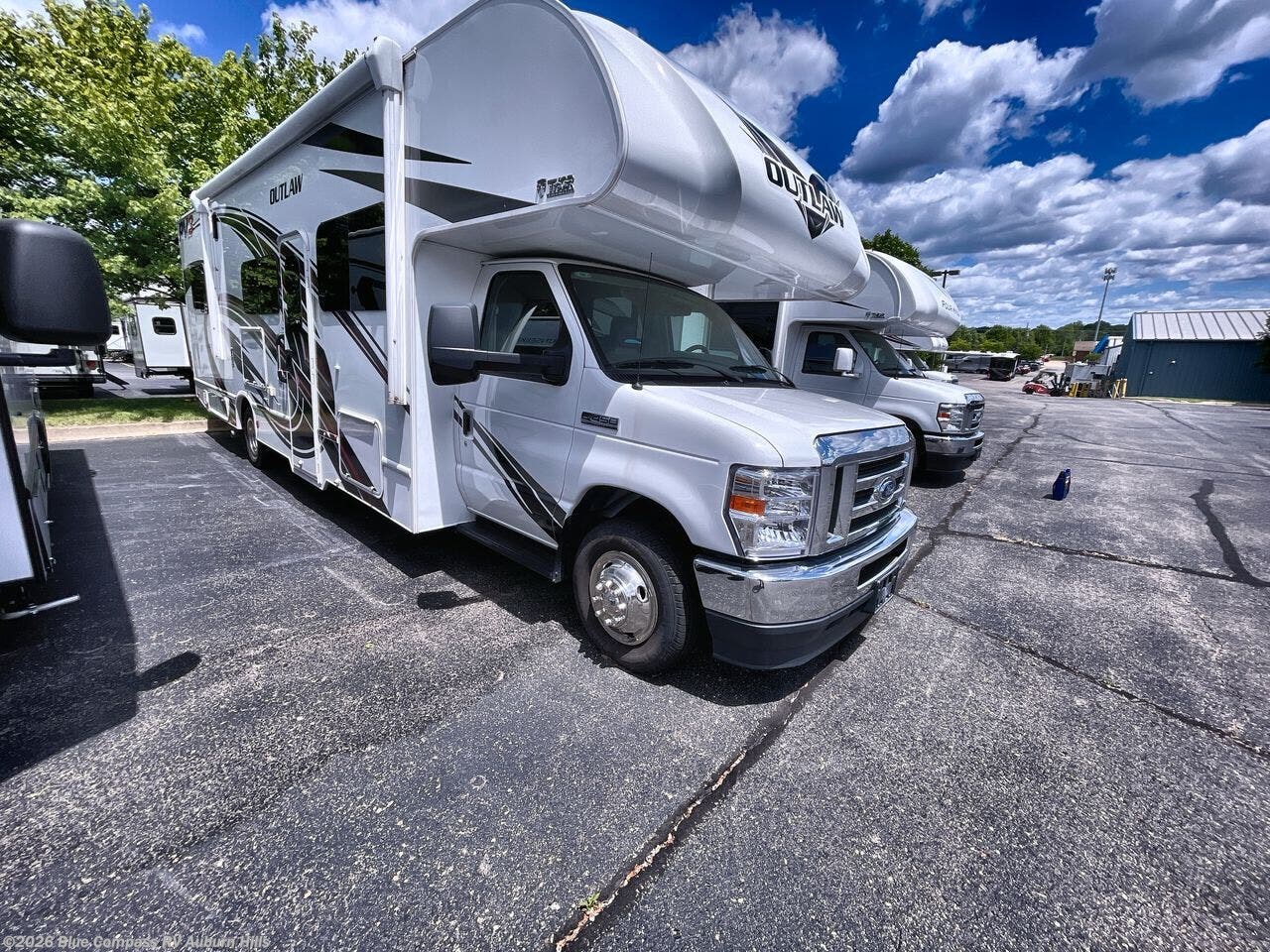 2023 Outlaw Class C 29J by Thor Motor Coach from Blue Compass RV Auburn Hills in Auburn Hills, Michigan