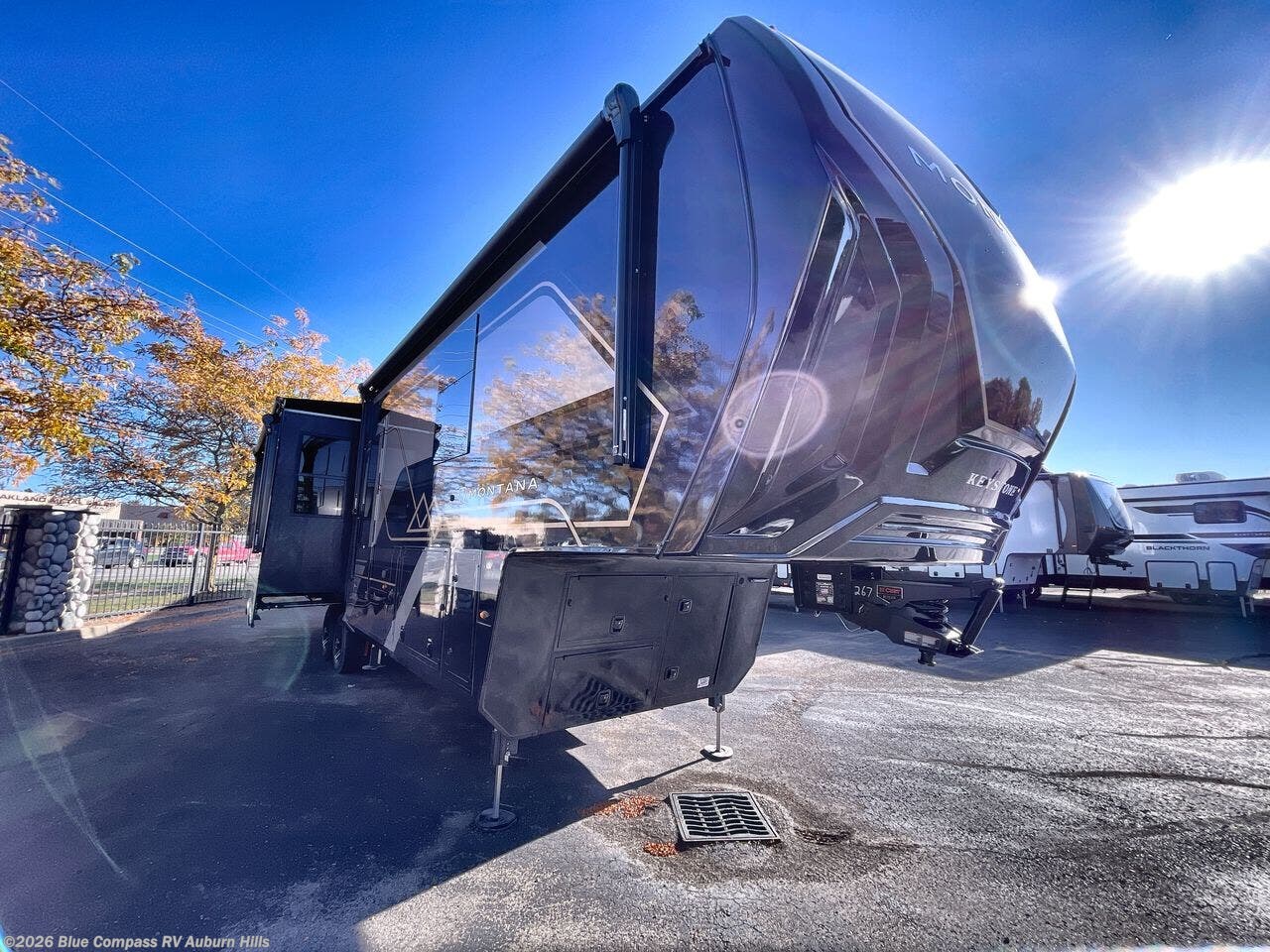2027 Montana 3100RL by Keystone from Blue Compass RV Auburn Hills in Auburn Hills, Michigan