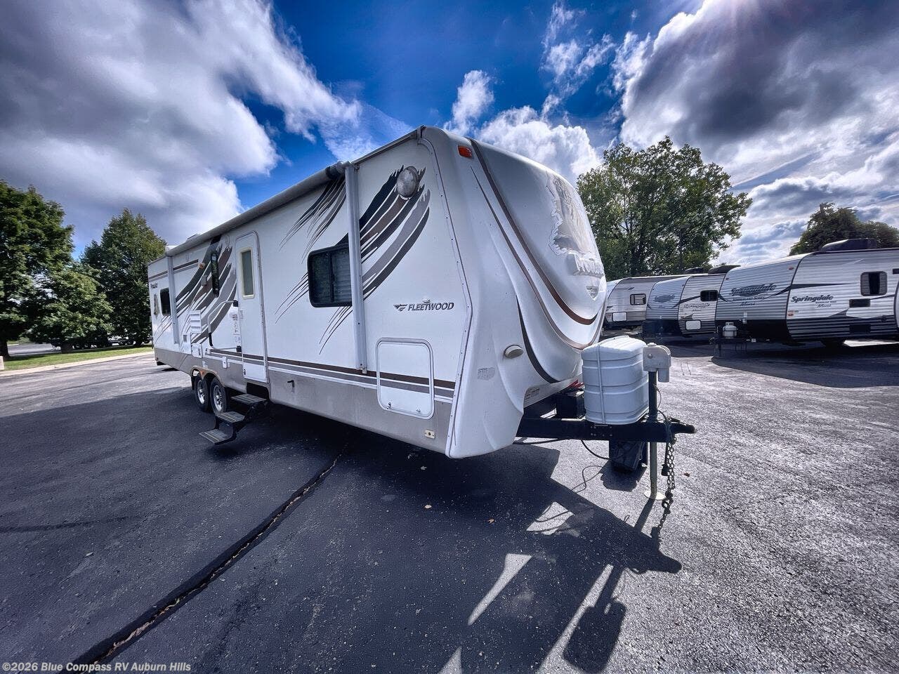 2009 Prowler 2802BDS by Fleetwood from Blue Compass RV Auburn Hills in Auburn Hills, Michigan