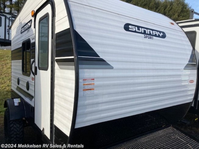 New 2022 Sundowner SunLite 129 available in East Montpelier, Vermont