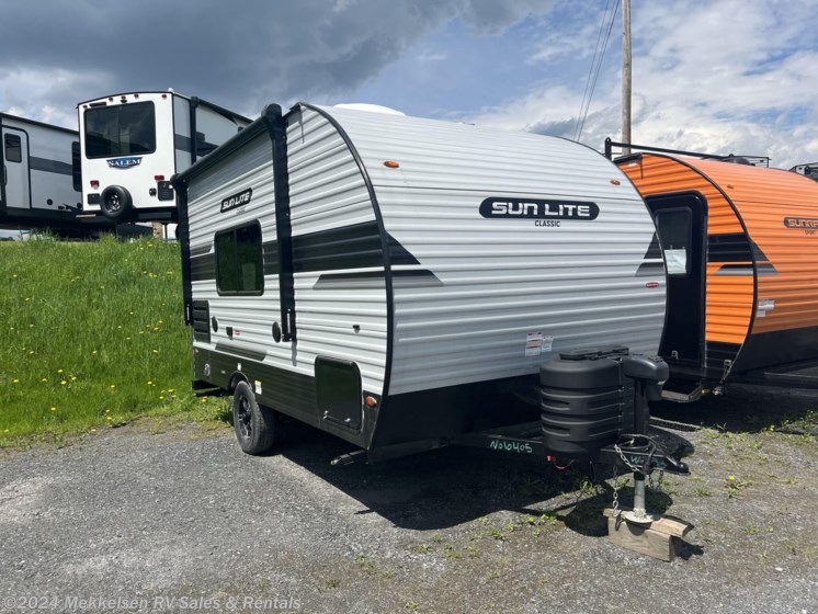 Used 2024 Sundowner SunLite 16BH available in East Montpelier, Vermont