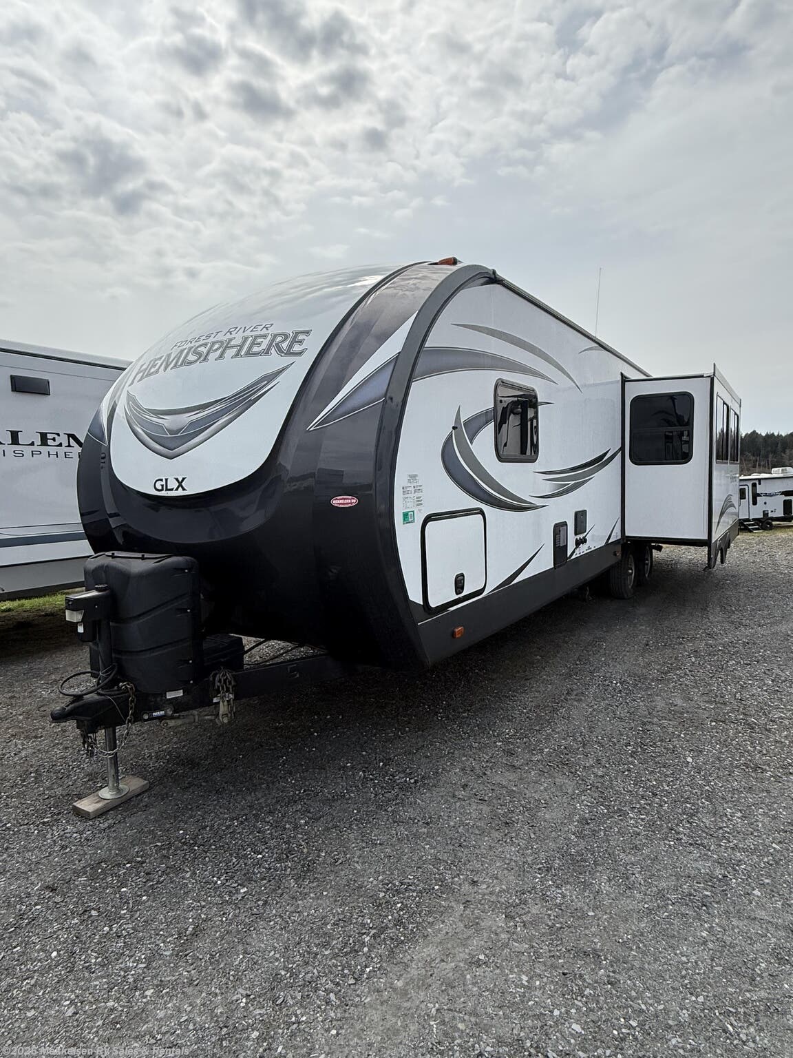 2019 Forest River Salem Hemisphere 282RK - Used Travel Trailer For Sale by Mekkelsen RV Sales & Rentals in East Montpelier, Vermont