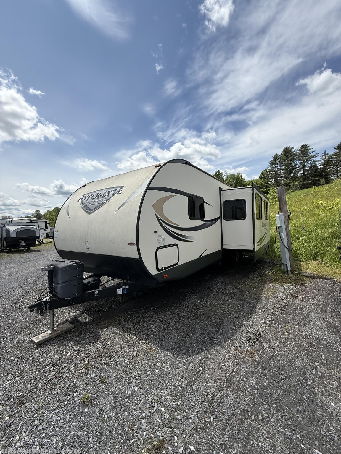 2017 Forest River Salem Hemisphere 26RBHL - Used Travel Trailer For Sale by Mekkelsen RV Sales & Rentals in East Montpelier, Vermont