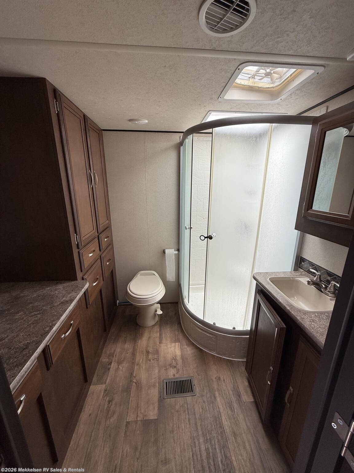 2017 Salem Hemisphere 26RBHL by Forest River from Mekkelsen RV Sales & Rentals in East Montpelier, Vermont