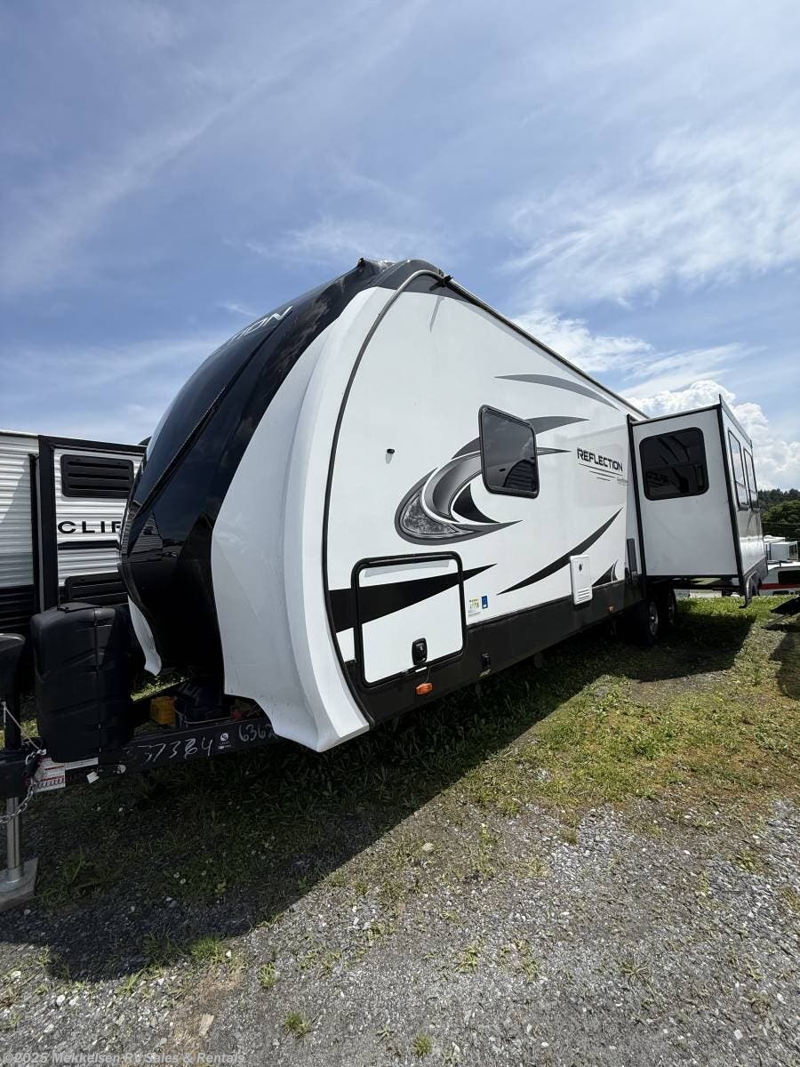 2022 Grand Design Reflection 397RSTS - Used Travel Trailer For Sale by Mekkelsen RV Sales & Rentals in East Montpelier, Vermont