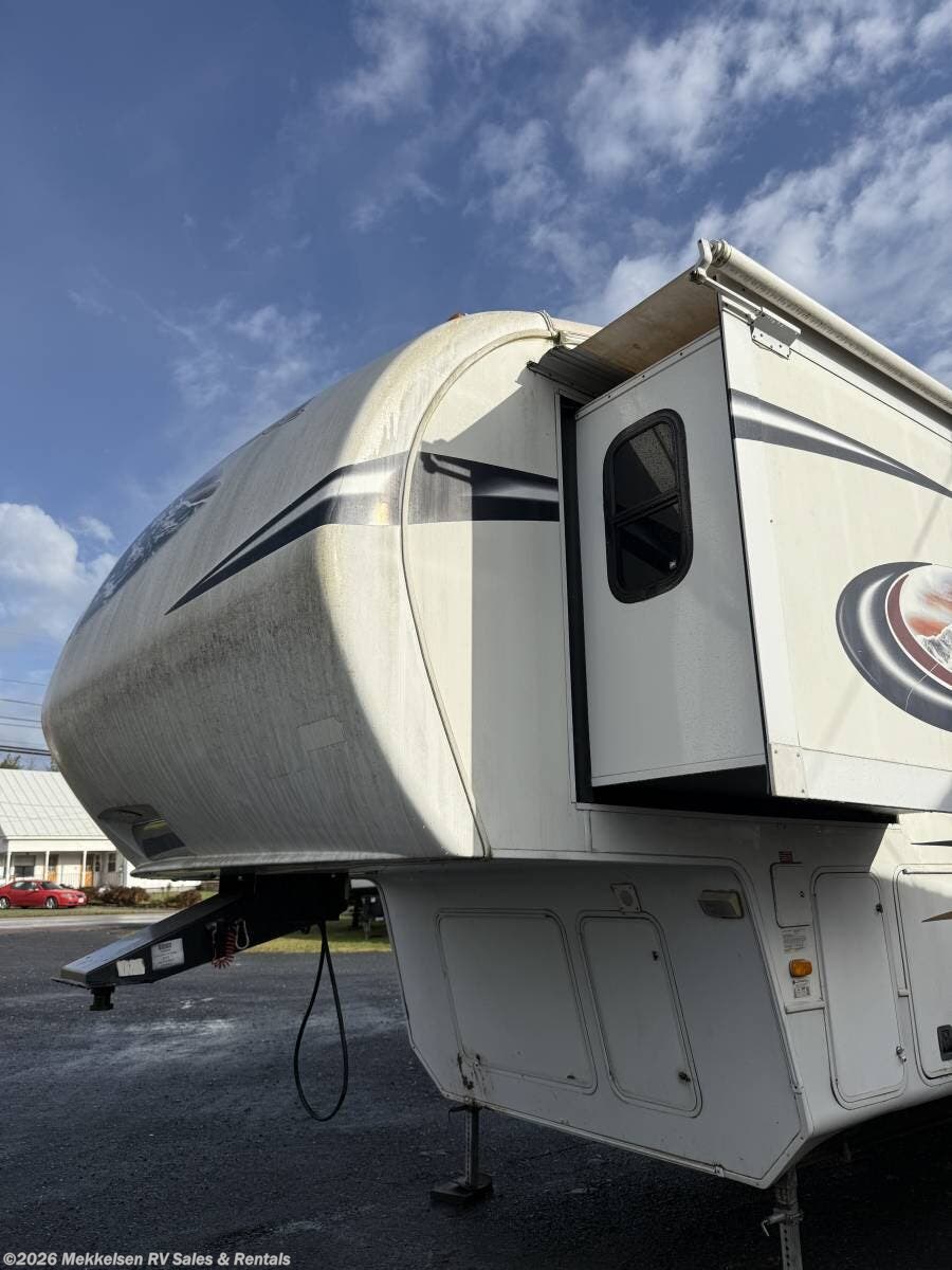 2012 Keystone Montana MONTANA 295RKD - Used Fifth Wheel For Sale by Mekkelsen RV Sales & Rentals in East Montpelier, Vermont