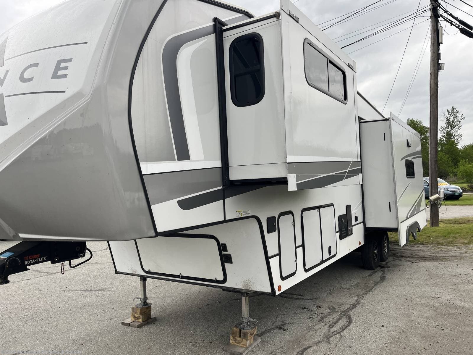 2024 Alliance AVENUE 32RLS by Skyline from Mekkelsen RV Sales & Rentals in East Montpelier, Vermont