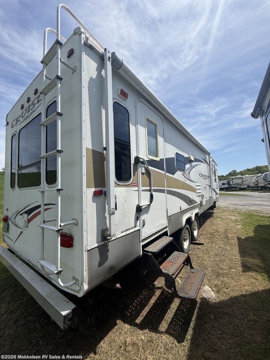 Used 2007 CrossRoads Cruiser CROSSROADS  31RL available in East Montpelier, Vermont