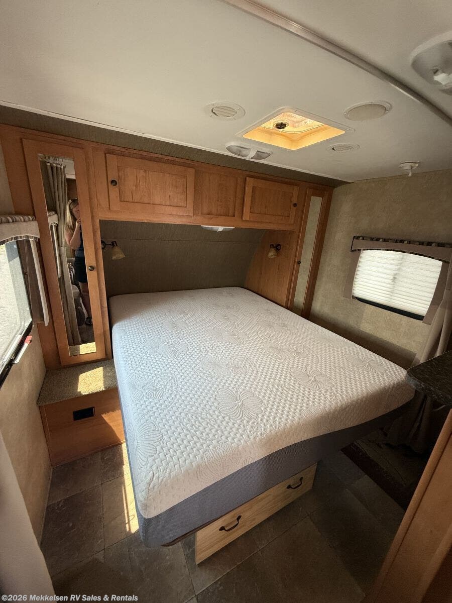 2013 Shadow Cruiser 225RBS by Shadow Cruiser from Mekkelsen RV Sales & Rentals in East Montpelier, Vermont