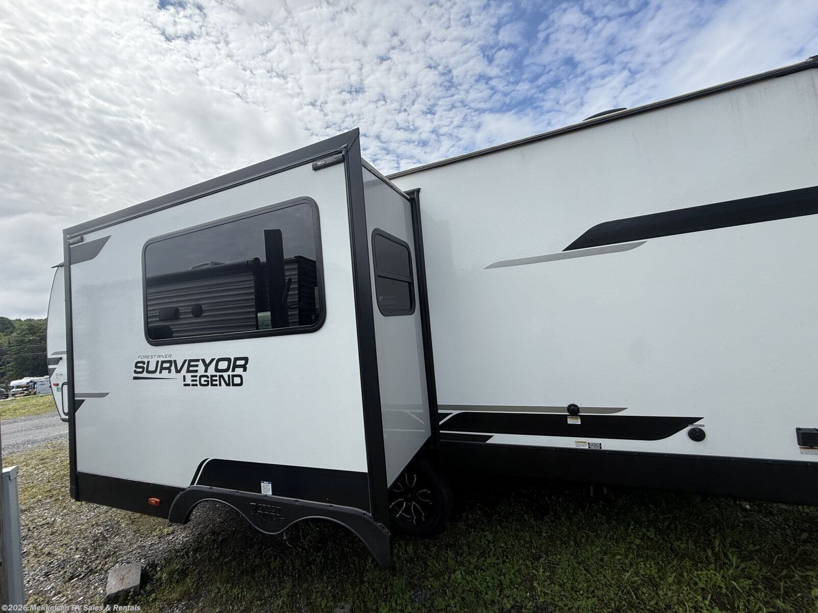 2024 Surveyor LEGEND 260BHL by Forest River from Mekkelsen RV Sales & Rentals in East Montpelier, Vermont