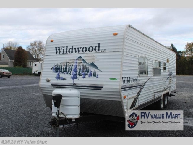 Used 2007 Forest River Wildwood LE 27RB available in Willow Street, Pennsylvania