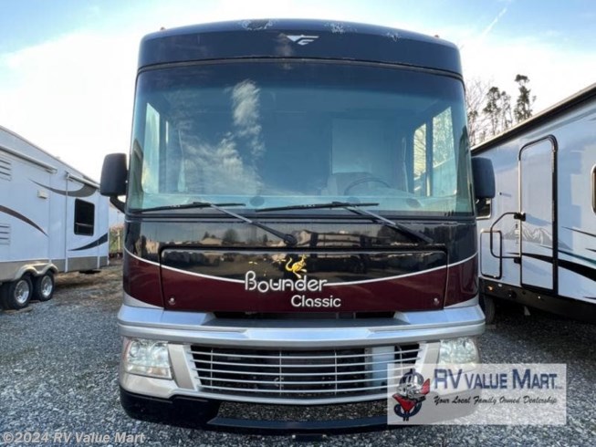 2014 Bounder Classic 34B by Fleetwood from RV Value Mart in Willow Street, Pennsylvania