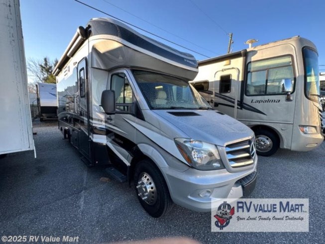 Used 2017 Dynamax Corp isata 3 24FW available in Willow Street, Pennsylvania