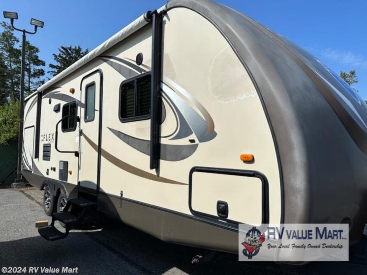Used 2014 Augusta RV Flex AT 26RBK available in Willow Street, Pennsylvania