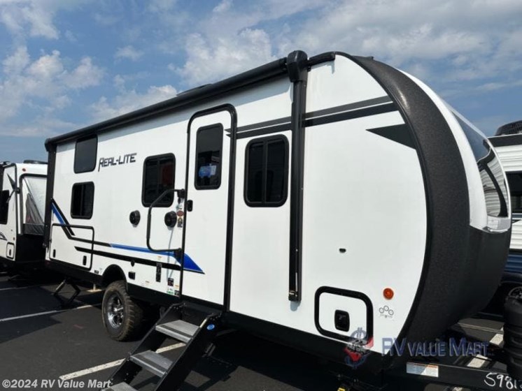 New 2024 Palomino Real-Lite Mini RL191 available in Willow Street, Pennsylvania