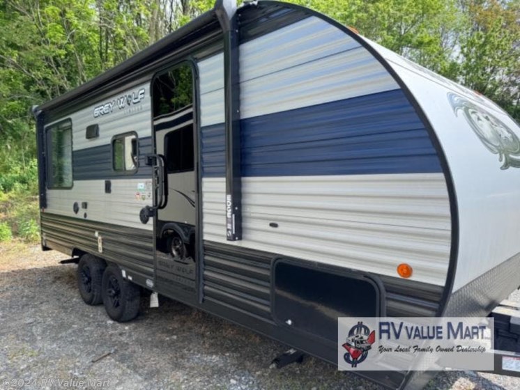 Used 2021 Forest River Cherokee Grey Wolf 19SM available in Willow Street, Pennsylvania