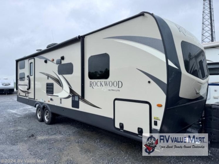 Used 2020 Forest River Rockwood Ultra Lite 2706WS available in Willow Street, Pennsylvania