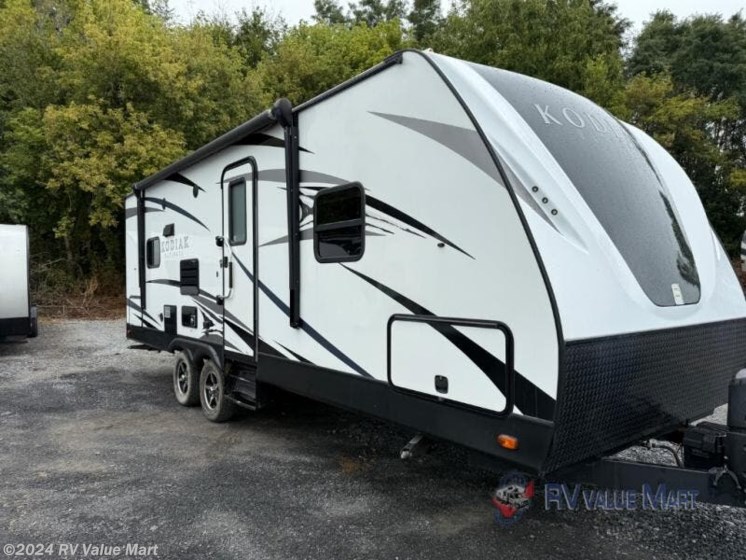 Used 2017 Dutchmen Kodiak Ultimate 252RLSL available in Willow Street, Pennsylvania