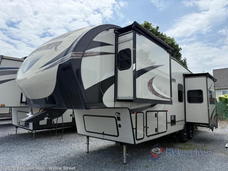 Used 2018 Prime Time Crusader 319RKT available in Willow Street, Pennsylvania