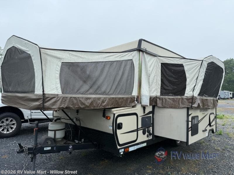 Used 2016 Forest River Rockwood Premier 2514G available in Willow Street, Pennsylvania