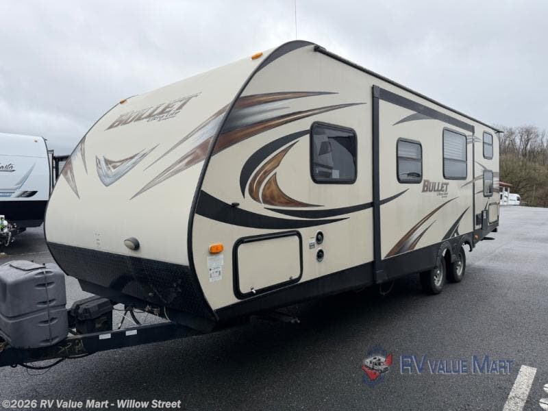 Used 2014 Keystone Bullet 272BHSWE available in Willow Street, Pennsylvania
