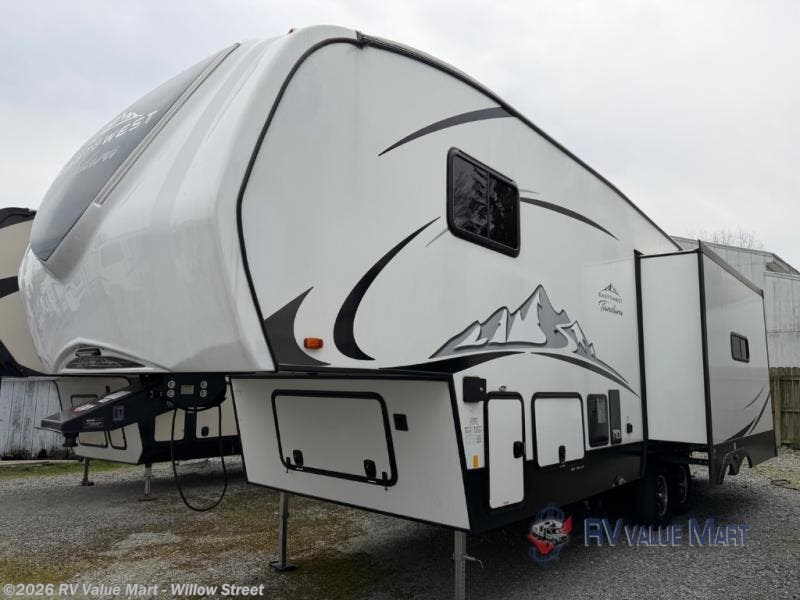 Used 2021 East to West Tandara 285RL available in Willow Street, Pennsylvania