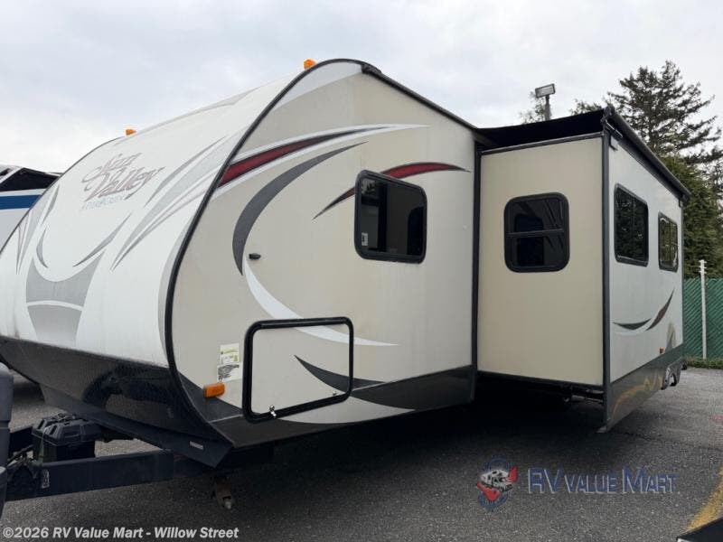Used 2015 EverGreen RV Sun Valley S283BH LTD available in Willow Street, Pennsylvania