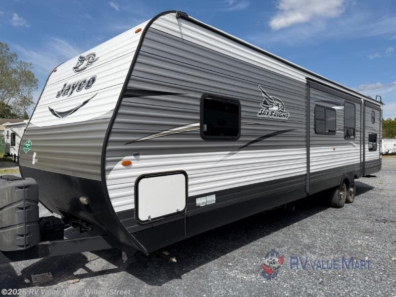 Used 2017 Jayco Jay Flight 33RBTS available in Willow Street, Pennsylvania
