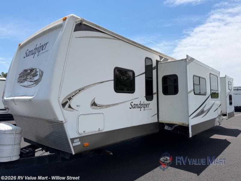 Used 2009 Forest River Sandpiper 351BHT available in Willow Street, Pennsylvania