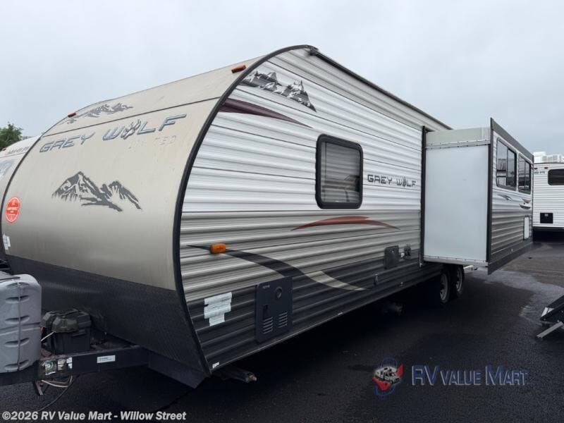 Used 2015 Forest River Cherokee Grey Wolf 26RL available in Willow Street, Pennsylvania