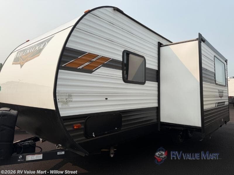 Used 2020 Forest River Wildwood 22RBS available in Willow Street, Pennsylvania
