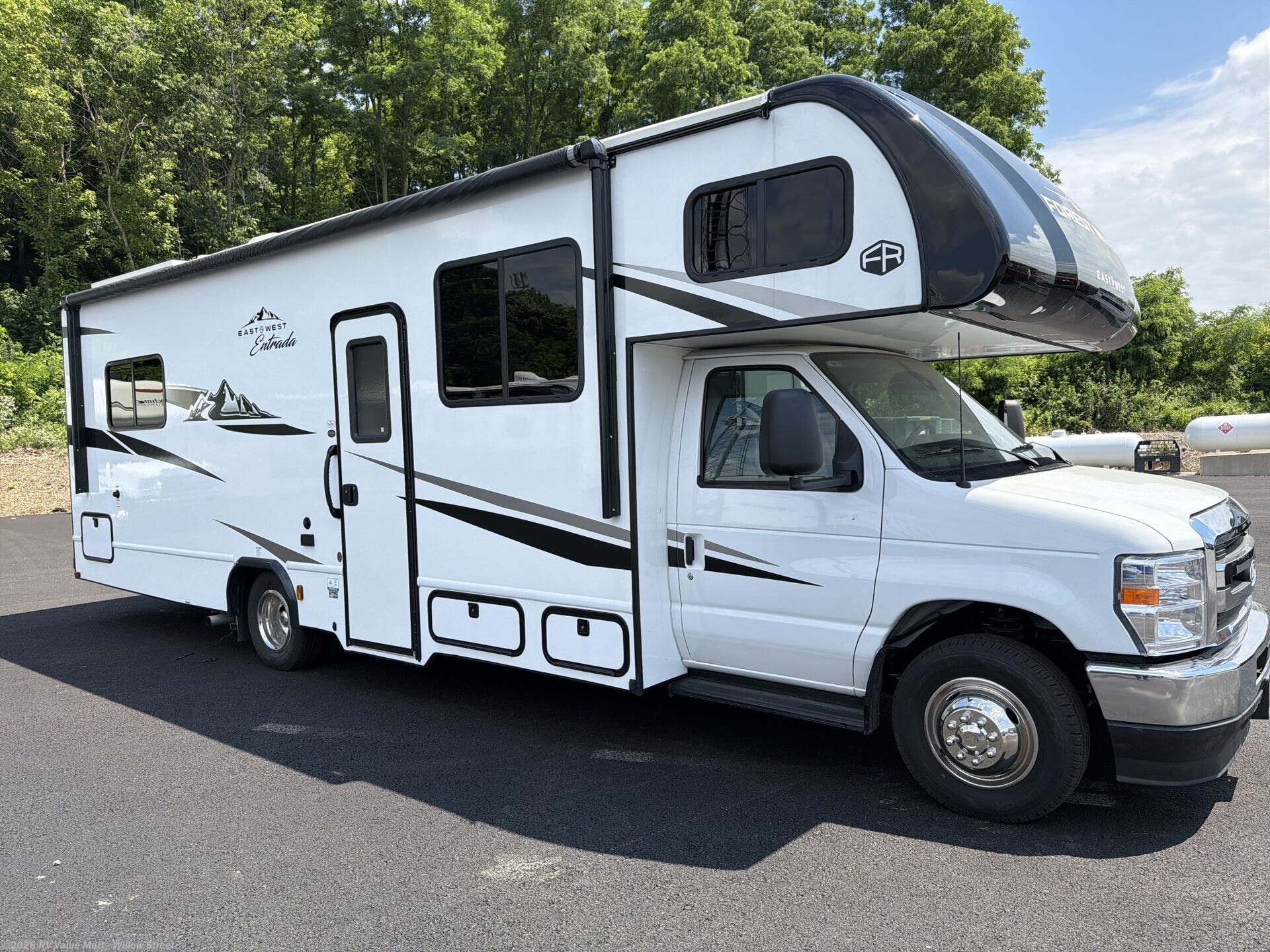 2026 East to West Entrada 2700NS - Used Class C For Sale by RV Value Mart - Willow Street in Willow Street, Pennsylvania