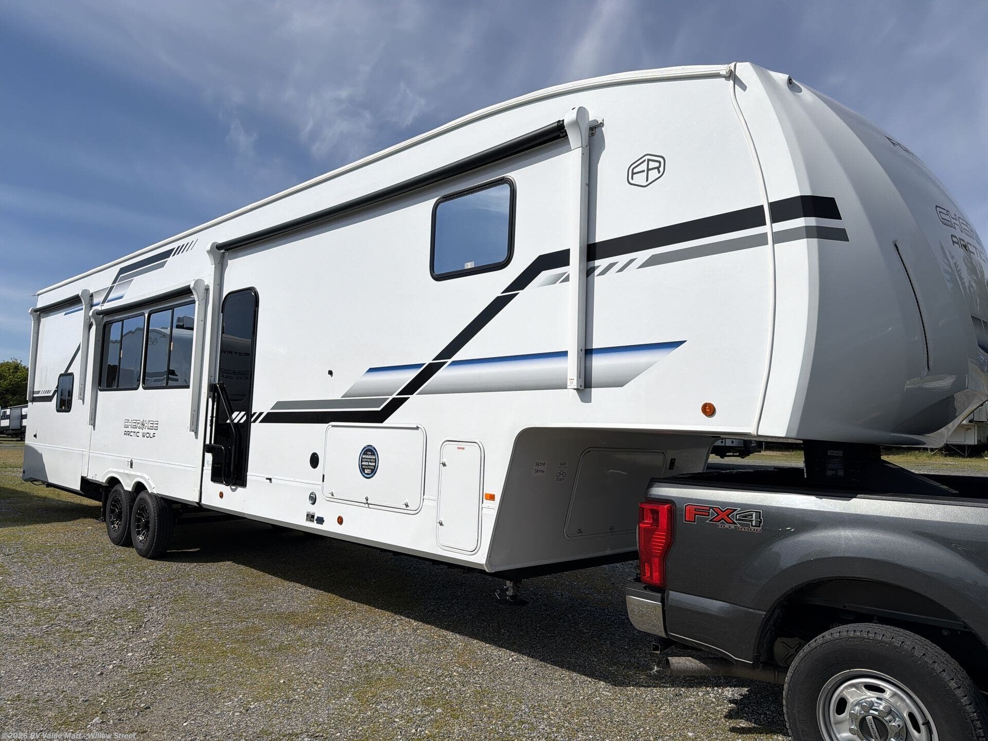 2026 Forest River Cherokee Arctic Wolf 38DST - New Fifth Wheel For Sale by RV Value Mart - Willow Street in Willow Street, Pennsylvania