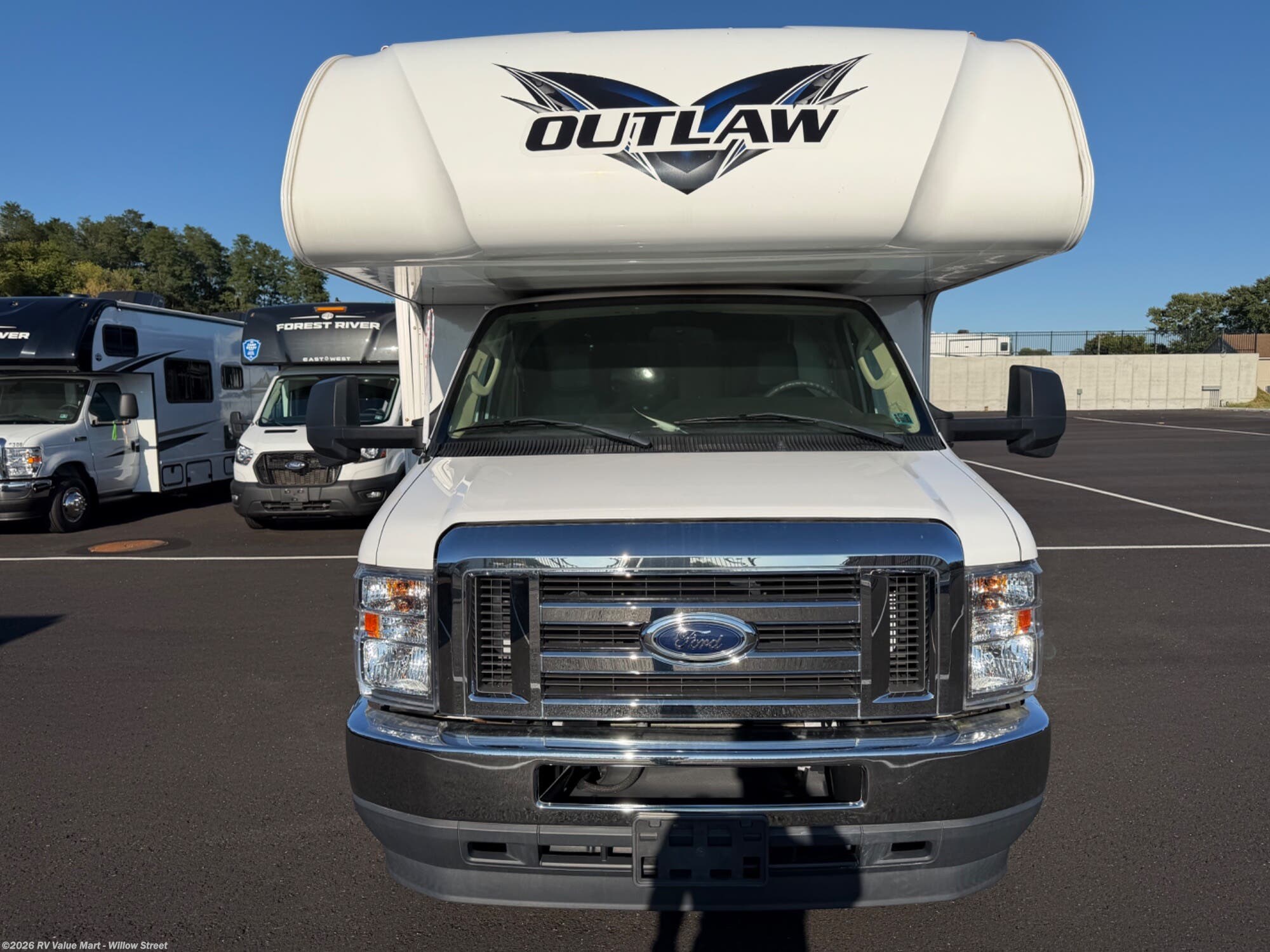 2022 Outlaw 29J by Thor Motor Coach from RV Value Mart - Willow Street in Willow Street, Pennsylvania