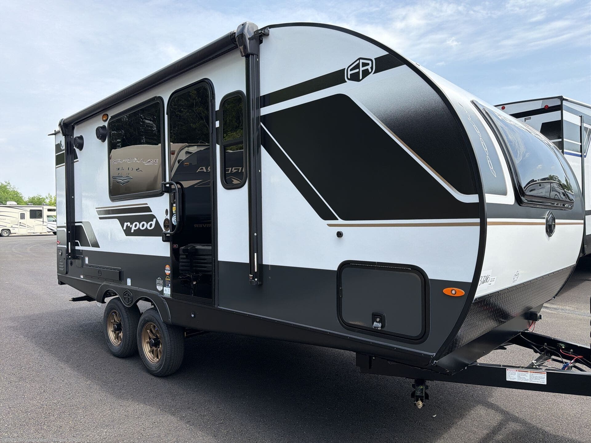2027 Forest River R-Pod RP-197 - New Travel Trailer For Sale by RV Value Mart - Willow Street in Willow Street, Pennsylvania