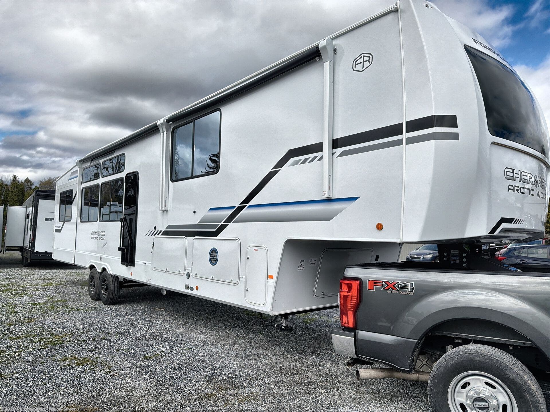 2026 Forest River Cherokee Arctic Wolf 38LEAH.G - New Fifth Wheel For Sale by RV Value Mart - Willow Street in Willow Street, Pennsylvania
