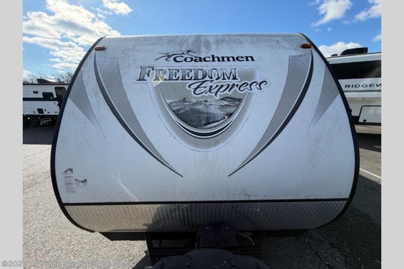 2017 Coachmen Freedom Express Ultra Lite 246RKS - Used Travel Trailer For Sale by RV Value Mart - Willow Street in Willow Street, Pennsylvania