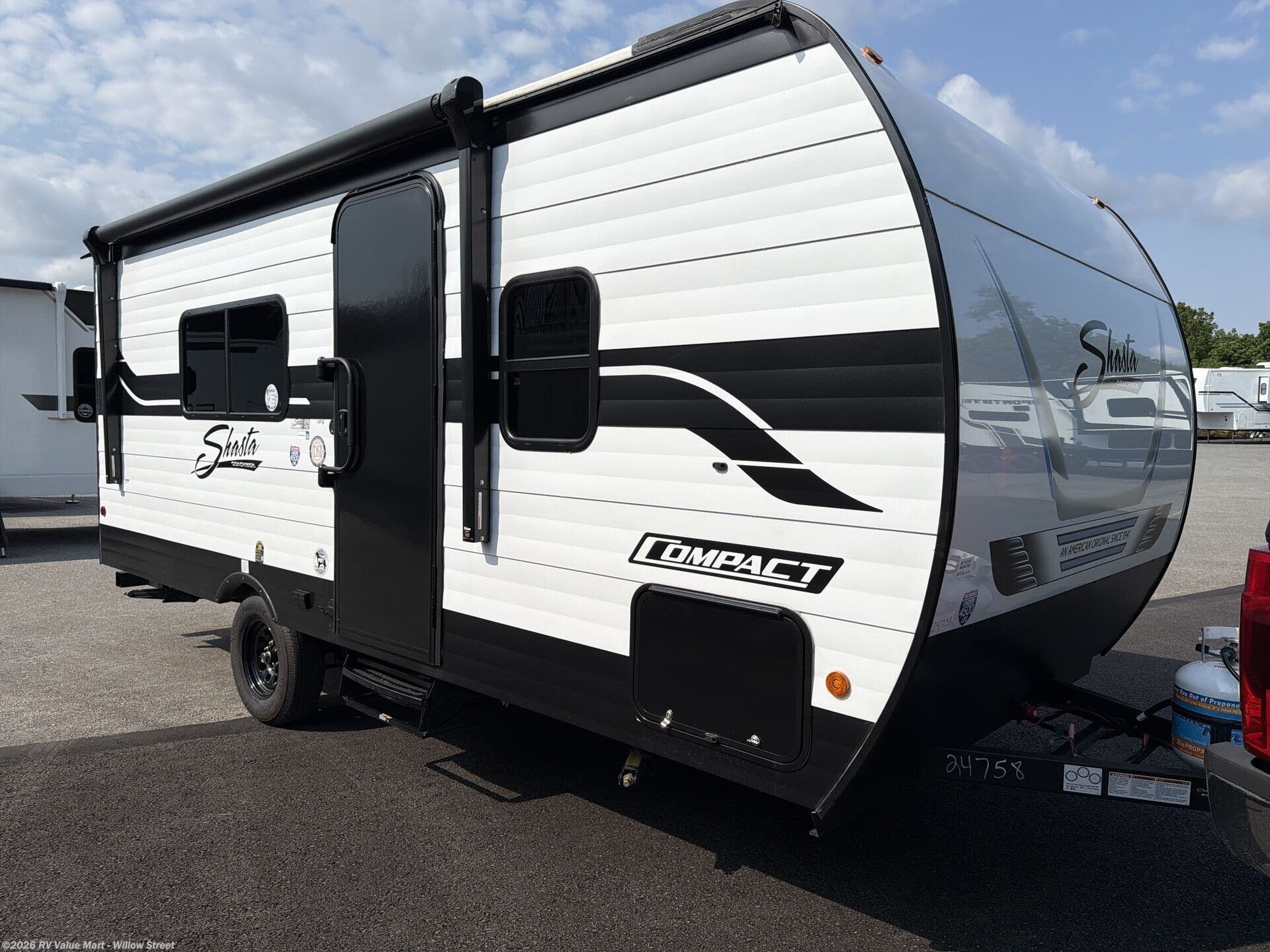 2026 Shasta Compact 18FQ - New Travel Trailer For Sale by RV Value Mart - Willow Street in Willow Street, Pennsylvania