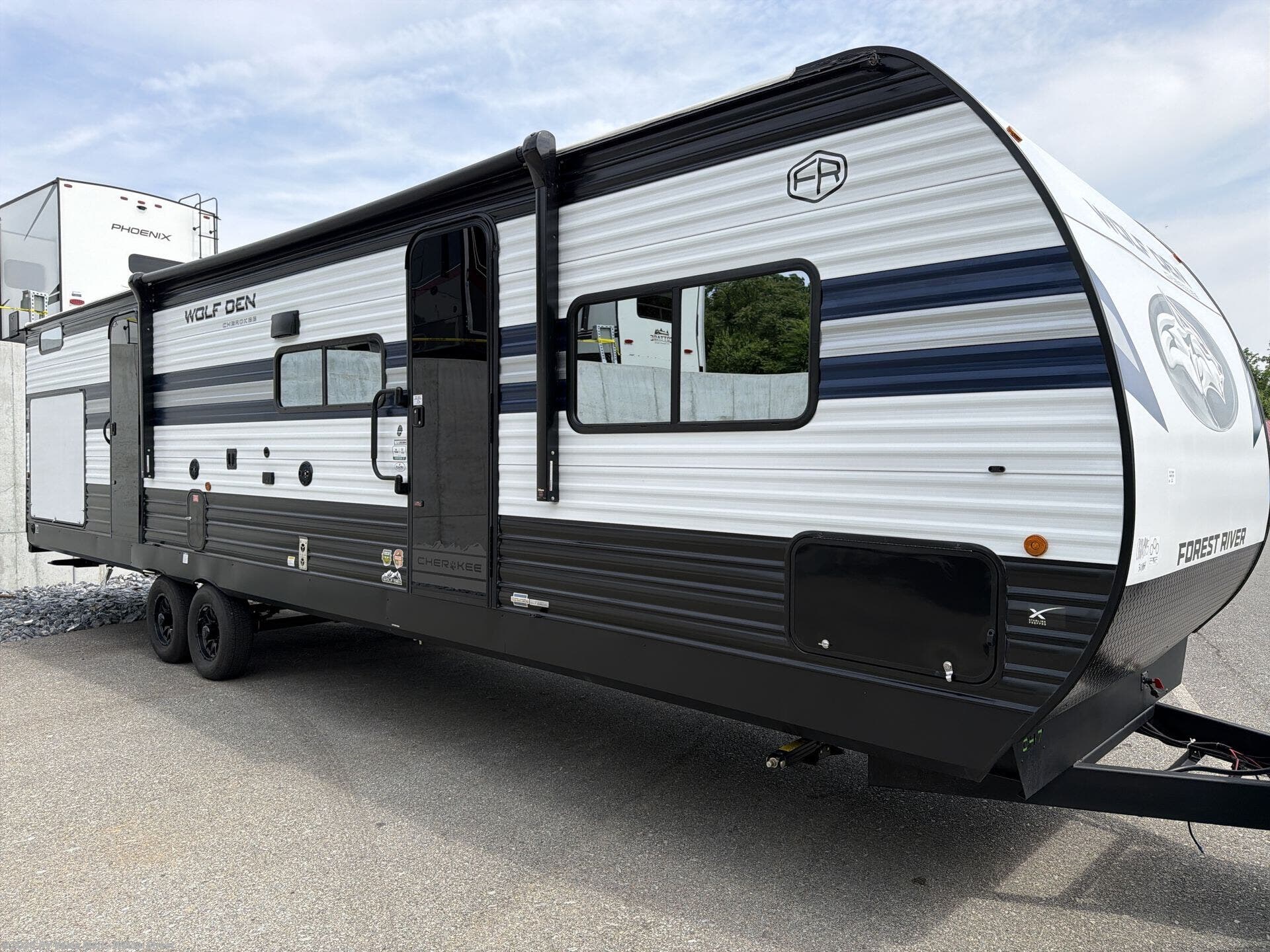 2027 Forest River Cherokee Wolf Den 301BH - New Travel Trailer For Sale by RV Value Mart - Willow Street in Willow Street, Pennsylvania