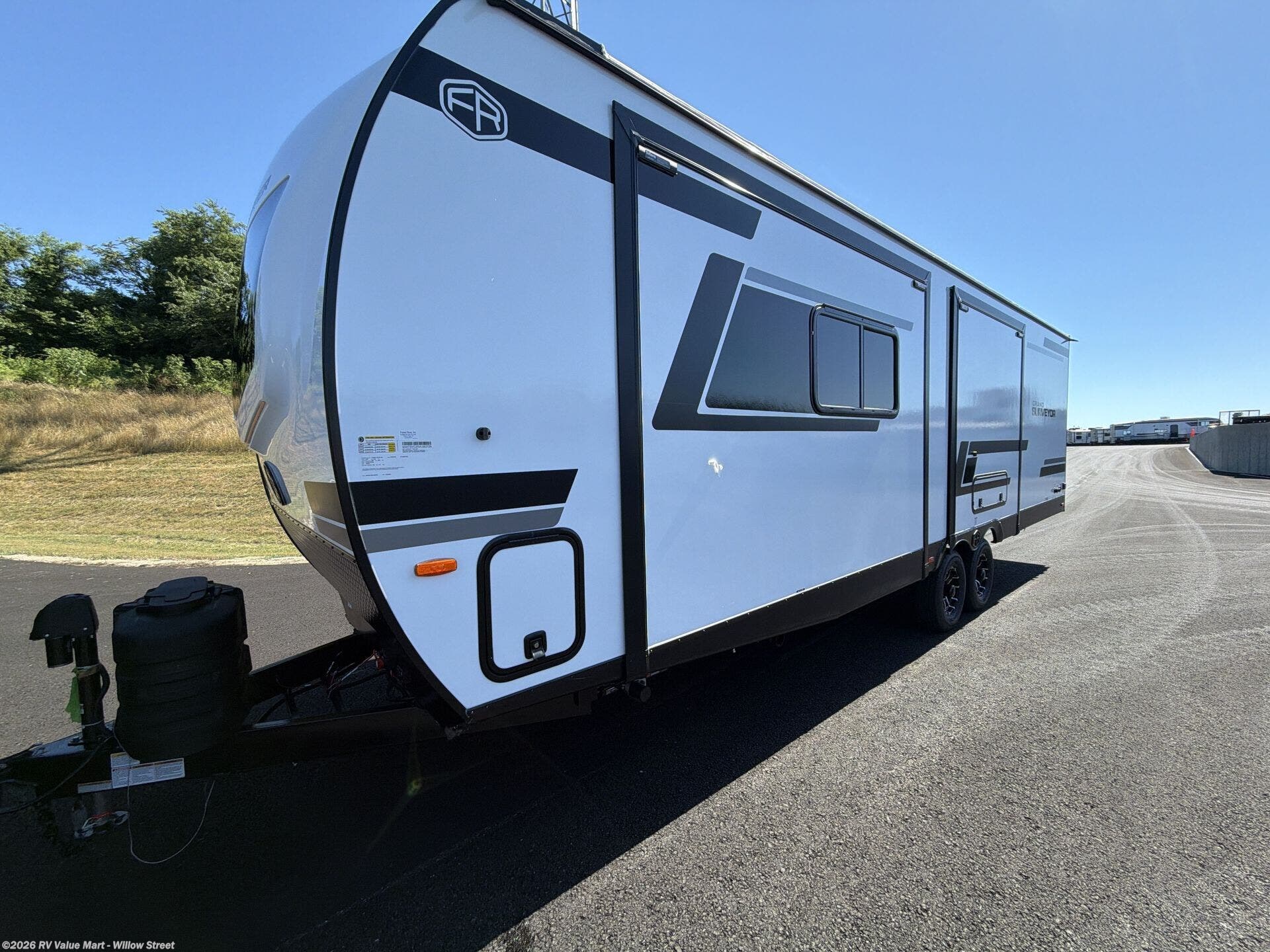 New 2027 Forest River Grand Surveyor 268FKBS available in Willow Street, Pennsylvania