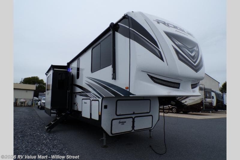 2022 Forest River Vengeance Rogue Armored 351G2 - Used Fifth Wheel For Sale by RV Value Mart - Willow Street in Willow Street, Pennsylvania