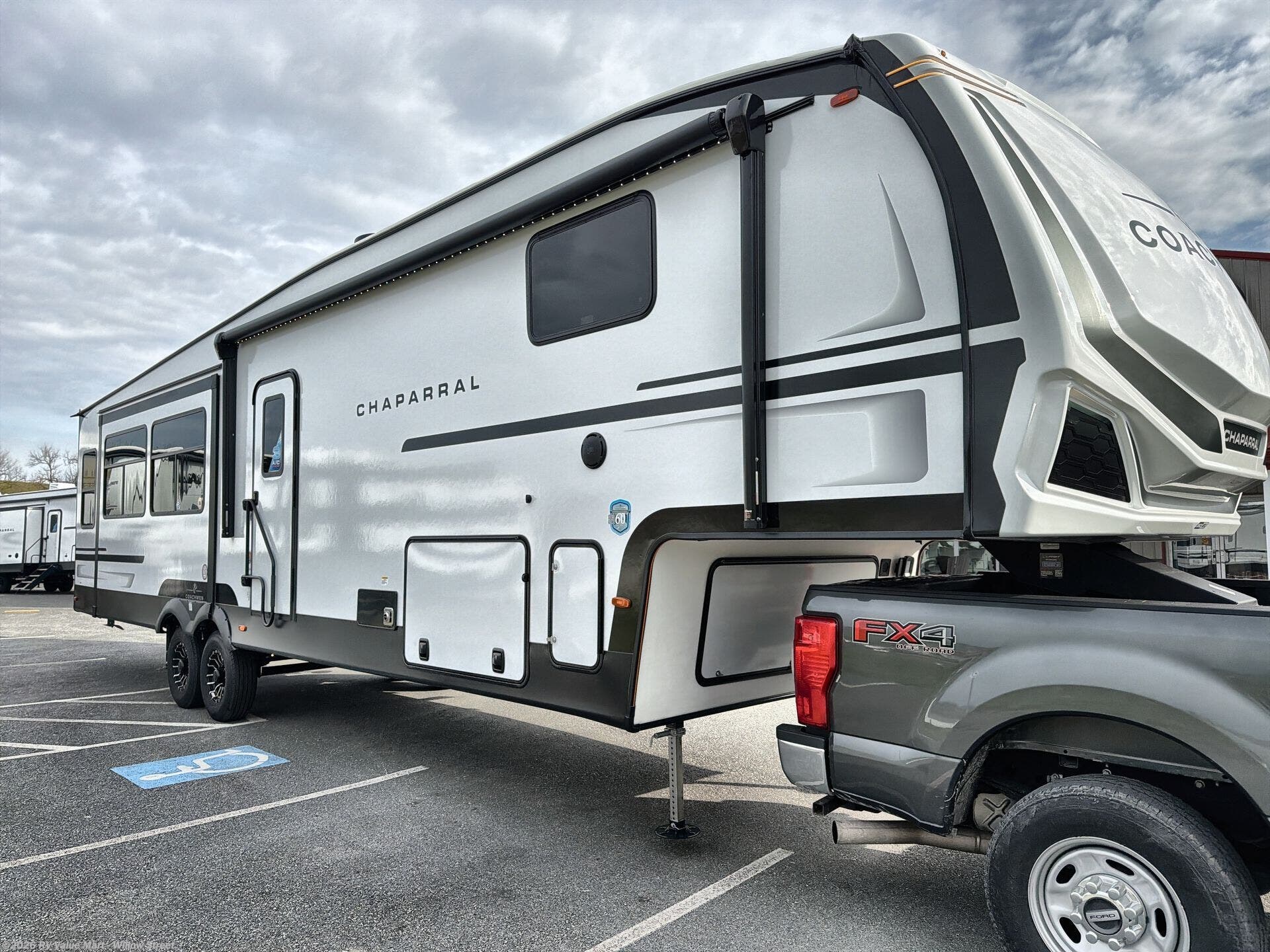 2026 Coachmen Chaparral 360IBL - New Fifth Wheel For Sale by RV Value Mart - Willow Street in Willow Street, Pennsylvania