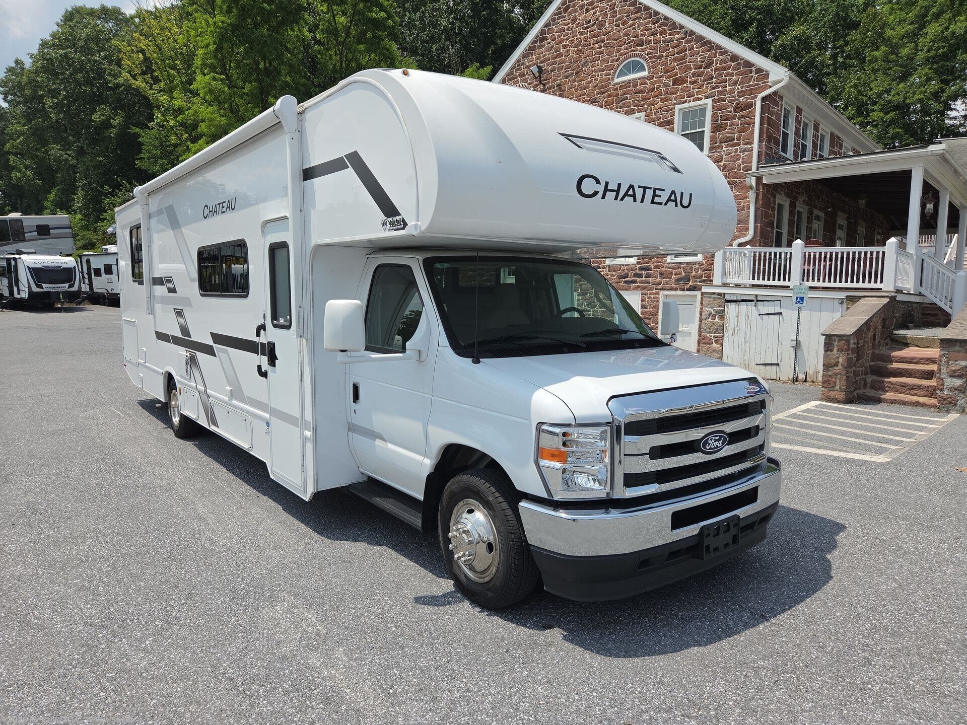 2026 Thor Motor Coach Chateau 31H - Used Class C For Sale by RV Value Mart - Willow Street in Willow Street, Pennsylvania